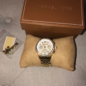 Michael Kors Pearl Face Watch